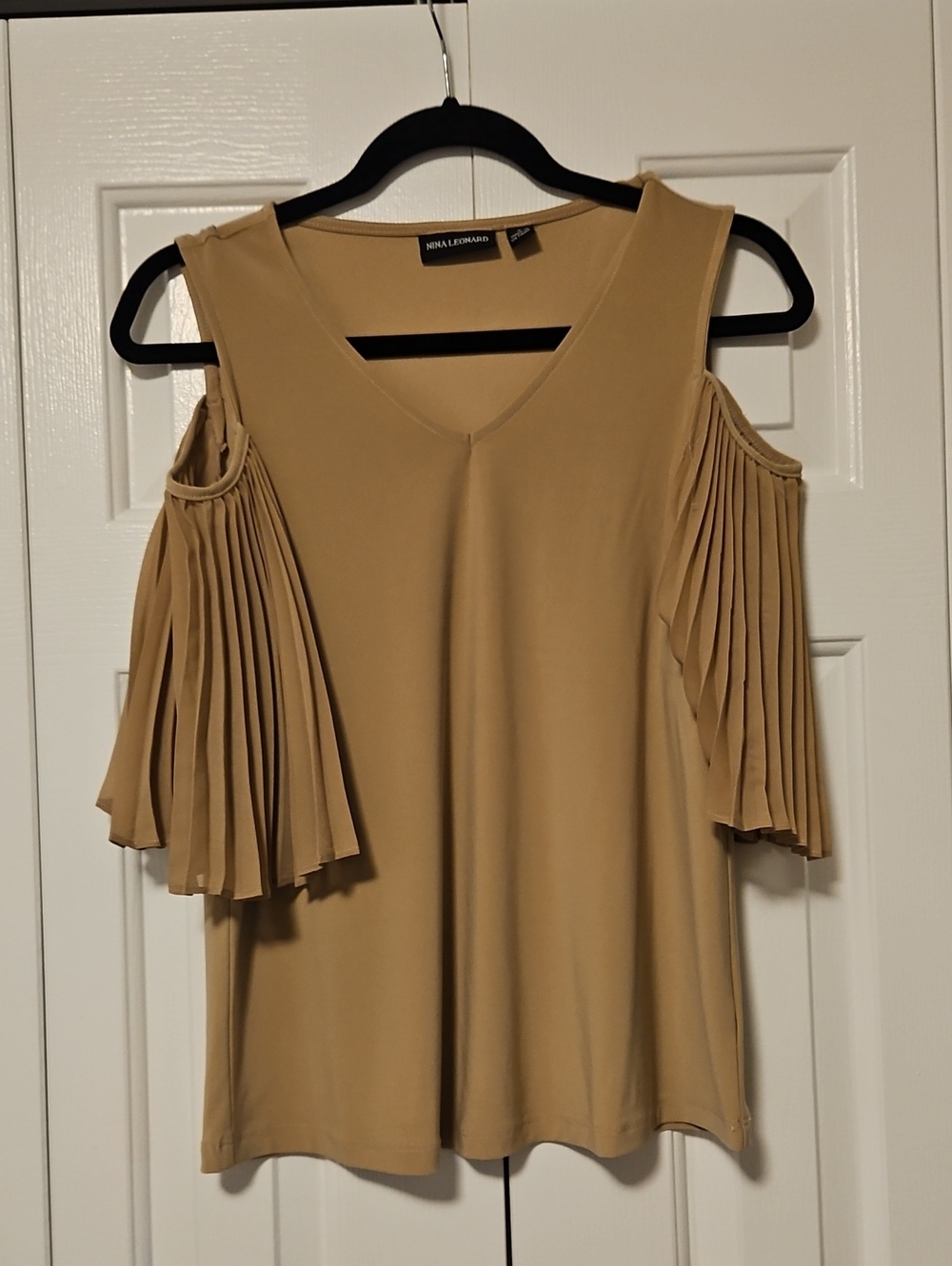 Nina Leonard Beige Cold-Shoulder Pleated Sleeve Blouse